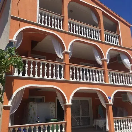 Appartement Marina, *